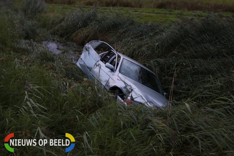 Auto te water, bestuurder gevlucht Provinciale Weg Leiderdorp