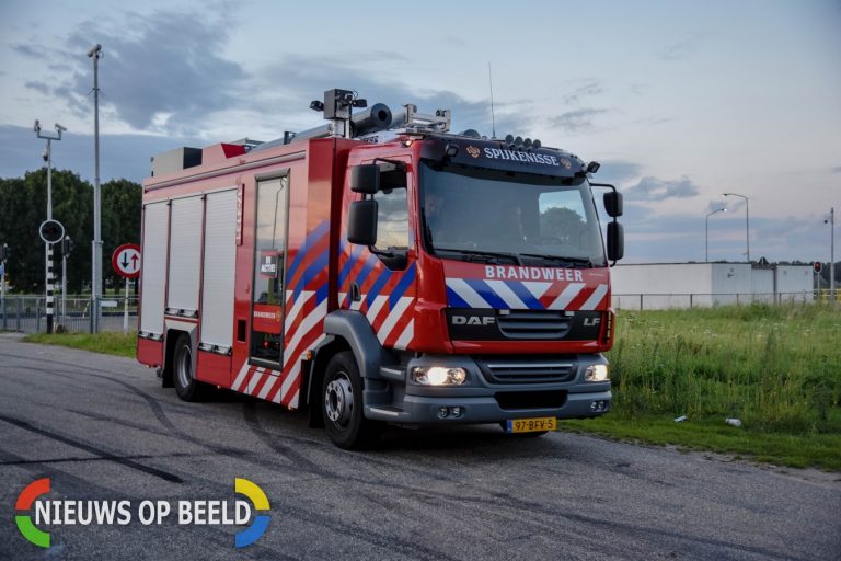Twee mensen onwel op plezierjacht door koolmonixide Brielse Maasdijk Spijkenisse