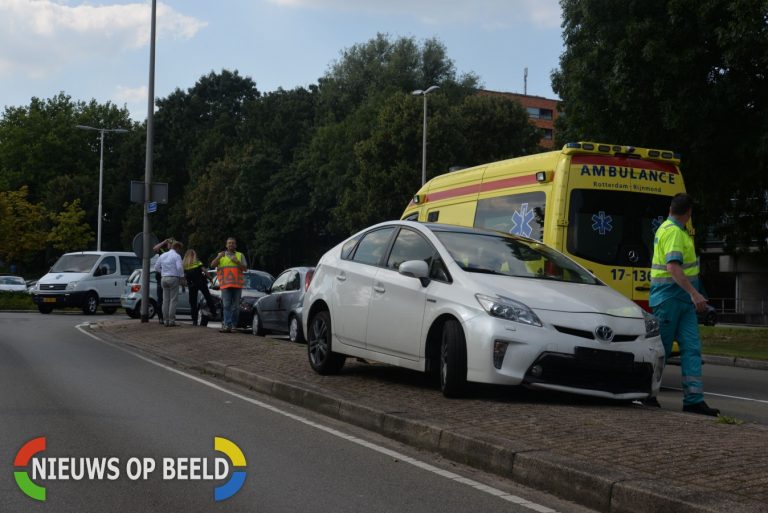 Opnieuw aanrijding Burgemeester van Beresteijnlaan / Burgemeester Schalijlaan Capelle aan den IJssel