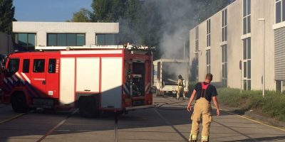 Vrachtwagen in brand bij Coolblue Molenbaan Capelle aan den IJssel - Nieuws op Beeld