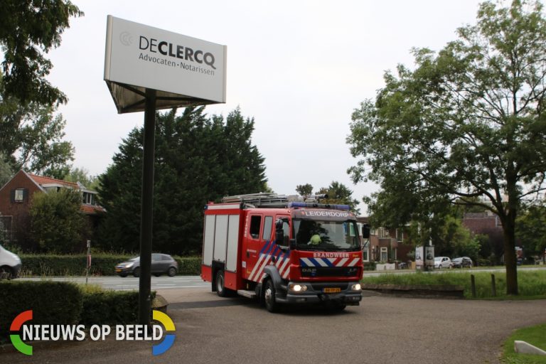 Scooterrijder gewond na botsing met personenauto Van der valk Boumanweg Leiderdorp