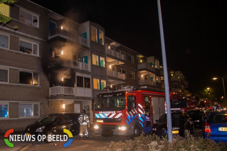 Gewonde na uitslaande woningbrand Sjanghailaan Rotterdam