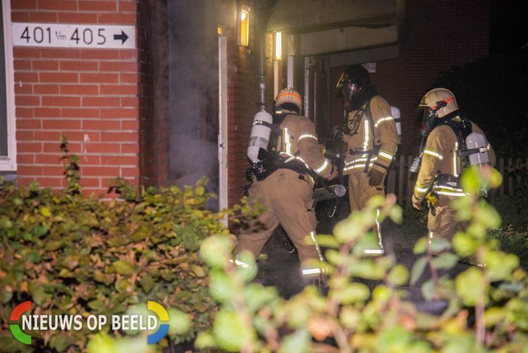 Bank tegen gevel van woning in brand gestoken Zevenkampse Ring Rotterdam