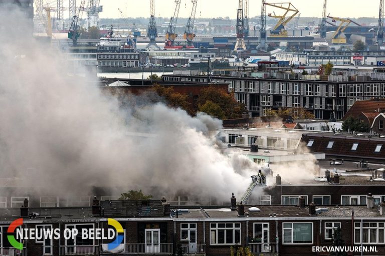 Grote brand in woning met veel rook Willem Buytewechstraat Rotterdam