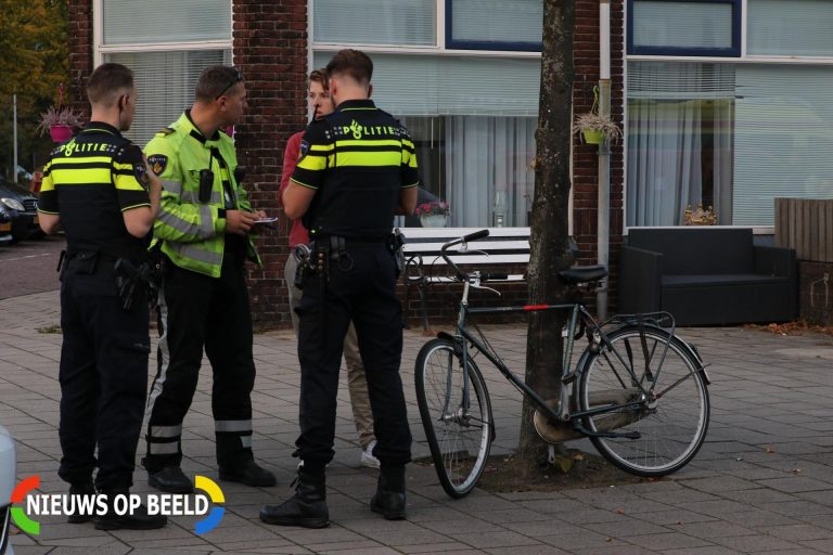Fietsster naar ziekenhuis vervoerd naar frontale aanrijding Lage Morsweg Leiden