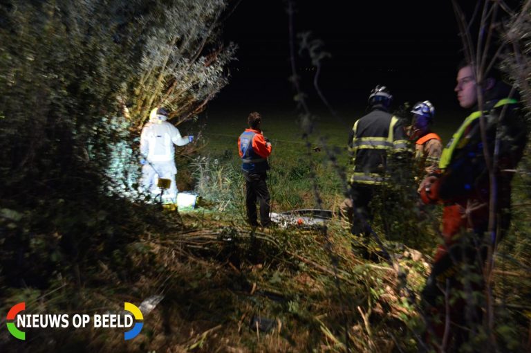 Duikteam ingezet bij auto te water Rijksstraatweg Hellevoetsluis