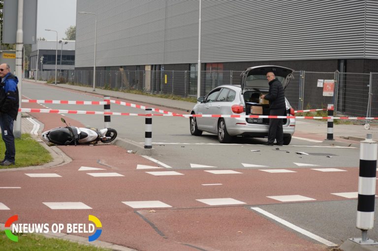 Bromfiets geschept door auto De Zonnecel Amersfoort