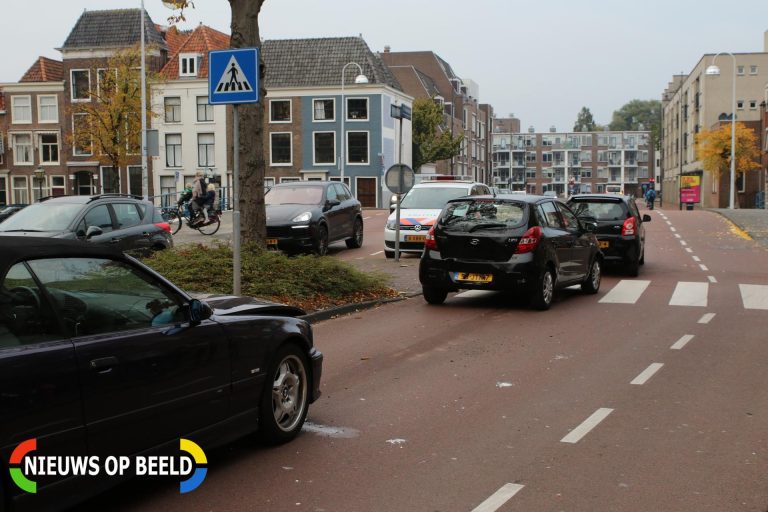 Veel schade na kettingbotsing Pelikaanstraat Leiden