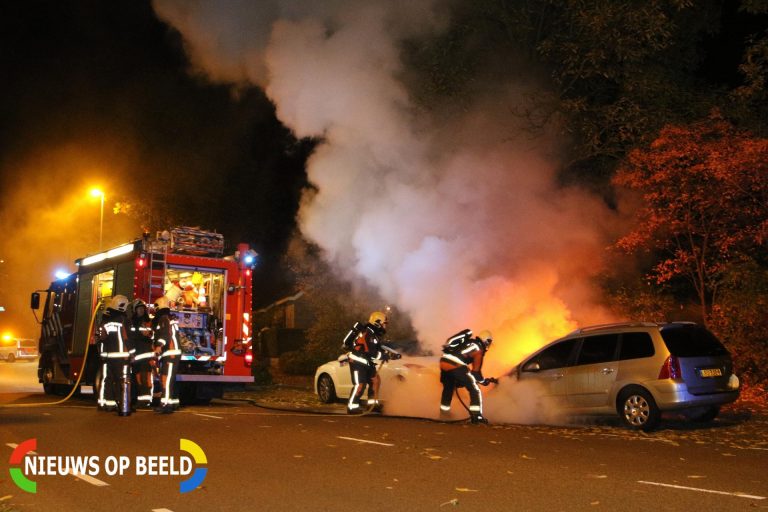 Wederom voertuigbrand, twee auto’s beschadigd Heinsiuslaan Leiderdorp