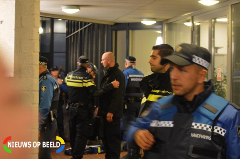Personen op de vuist tijdens halloweenfeest Marktplein Zoetermeer