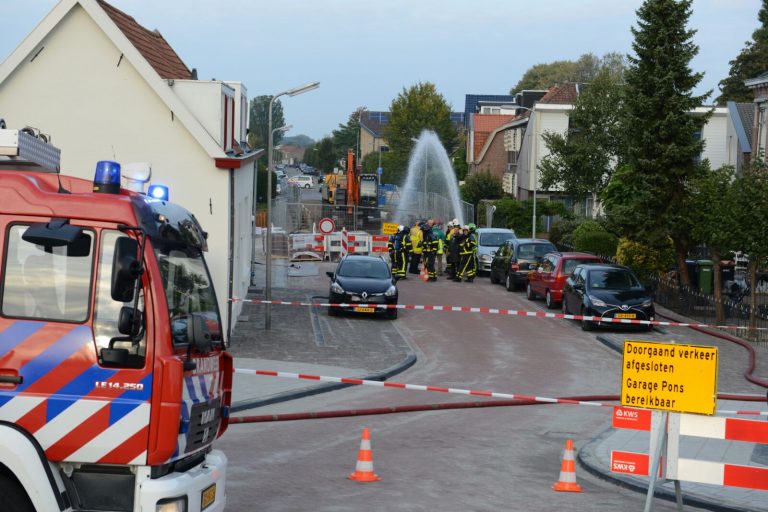 Woningen ontruimd door forse gaslekkage Lindelaan Zwijndrecht GRIP 1