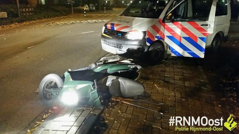 Politie grijpt motorscooter dieven Krimpen na achtervolging in Capelle aan den IJssel