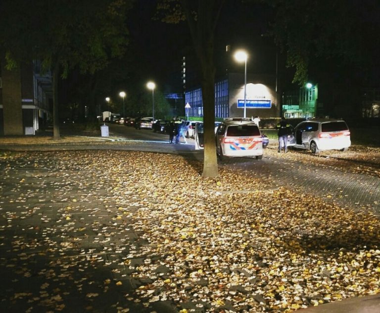 Politie houdt man aan na melding vuurwapen Kruisvoorde Rotterdam