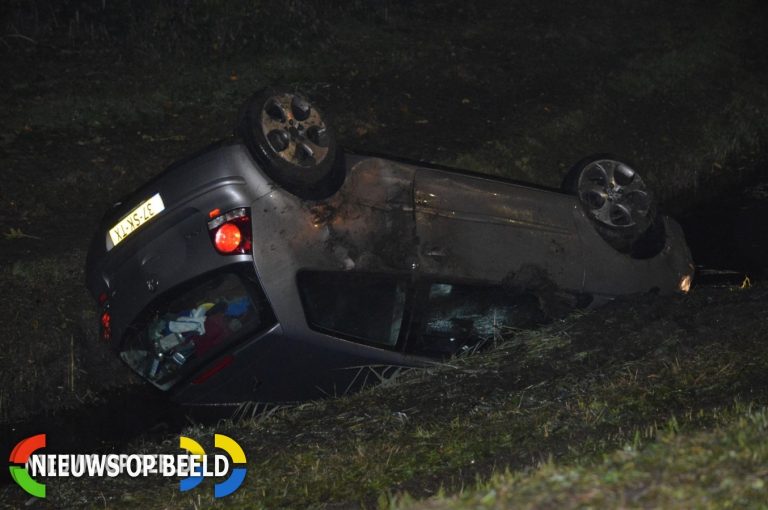 Auto belandt in sloot N209 Berkel en Rodenrijs
