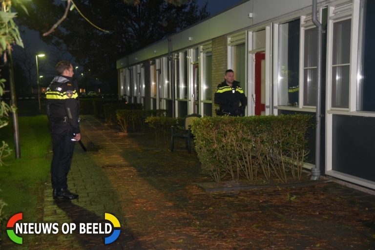 Vrouw (57) steekt krantenbezorger (32) neer Eikenlaan Poortugaal