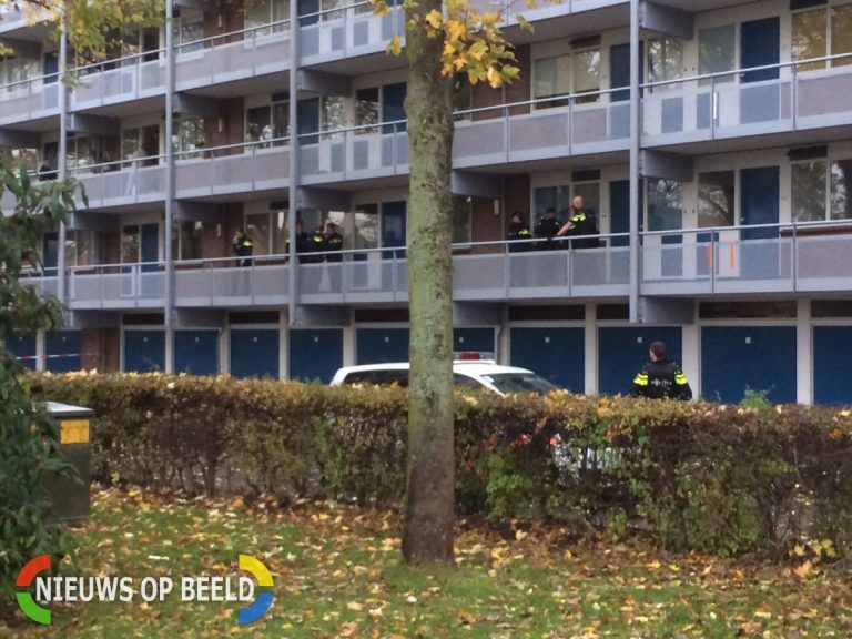 Politie doet inval in woning Koolmeesstraat Leiderdorp