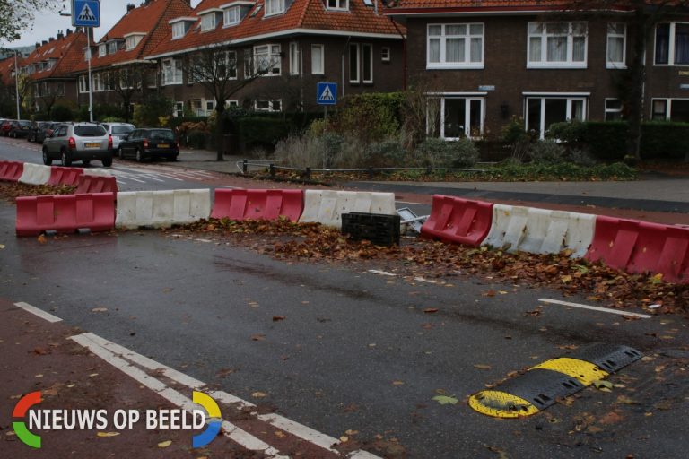 Stormt duwt wegblokkade omver Sitterlaan Leiden