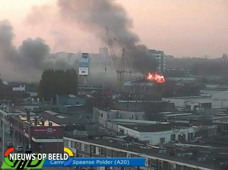 Zeer grote brand in bedrijfspand Nieuwpoortweg Schiedam