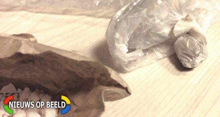 Drugs en vals geld in auto Bosdreef Rotterdam