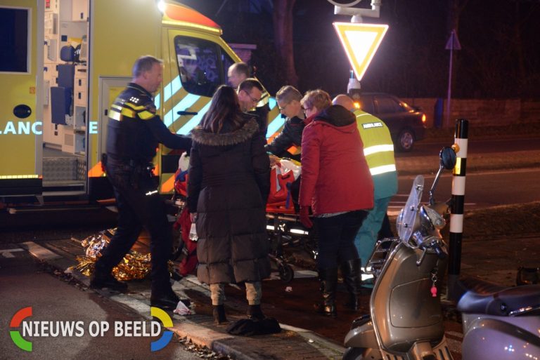 Man loopt zware hoofdwond op na val met scooter Burgemeester van Beresteijnlaan Capelle aan den IJssel