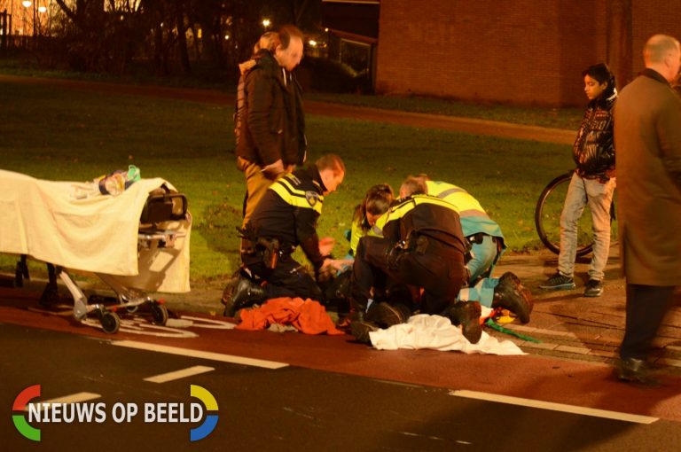 Twee gewonden na botsing tussen scooter en fietser Clauslaan Zoetermeer