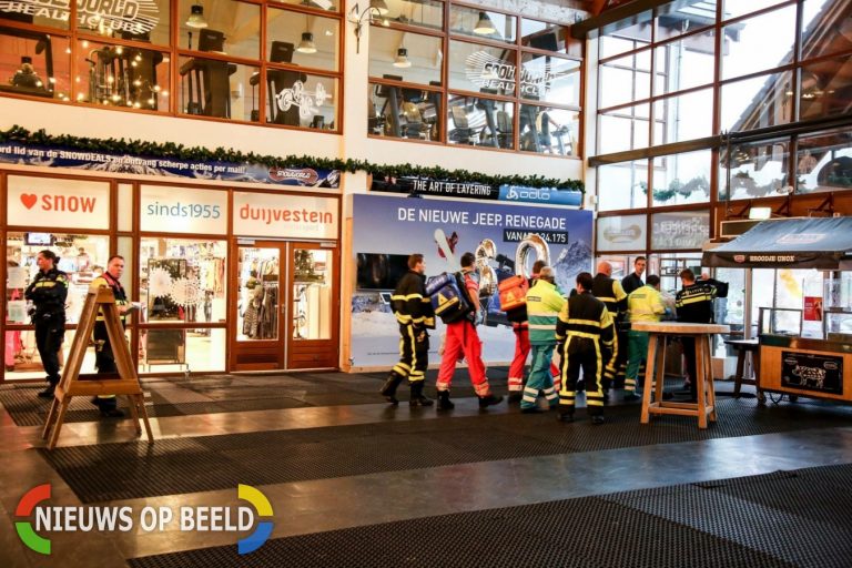 Man valt door dak en raakt gewond Buytenparklaan Zoetermeer