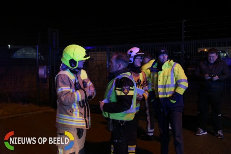 Grote uitslaande brand in bedrijfspand Raadsheerenhoek Zuidland