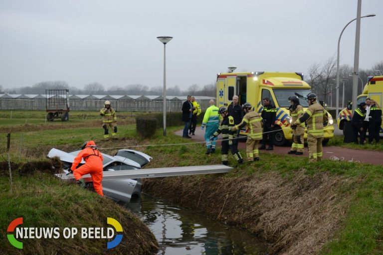 Ouder echtpaar beland in sloot Ambachtsezoom Hendrik-Ido-Ambacht