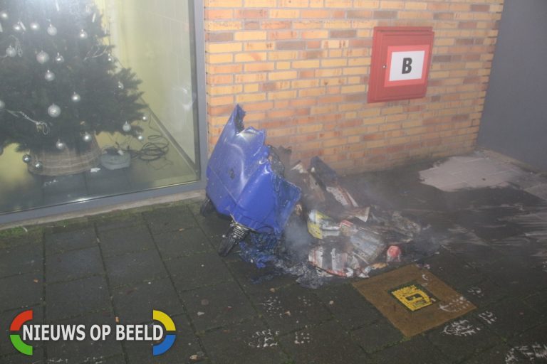 Deel van flat ontruimd na brand Buizerdhof Capelle aan den IJssel