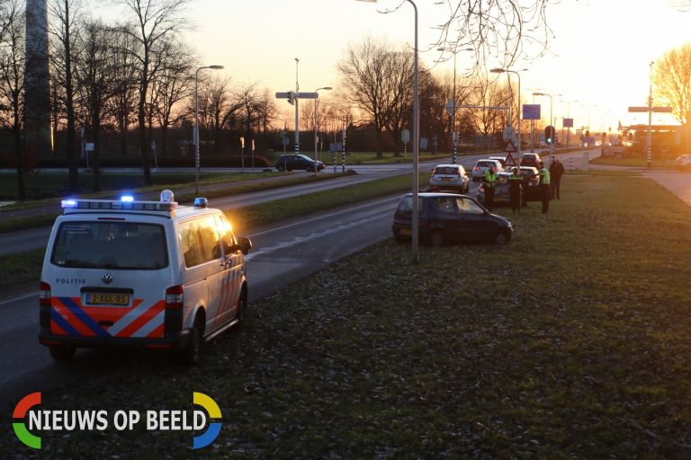 Materiele schade na ongeval Burgemeester Smeetsweg Zoeterwoude