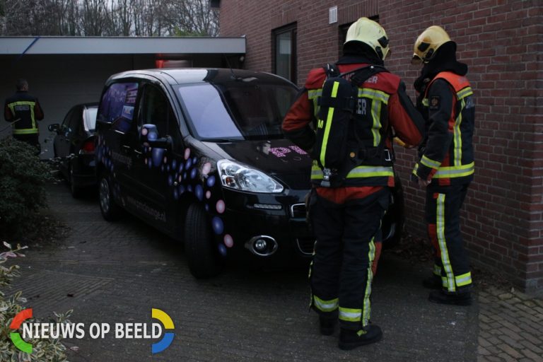 Brandweer doet onderzoek naar gaslucht Vlaskamp Leiderdorp