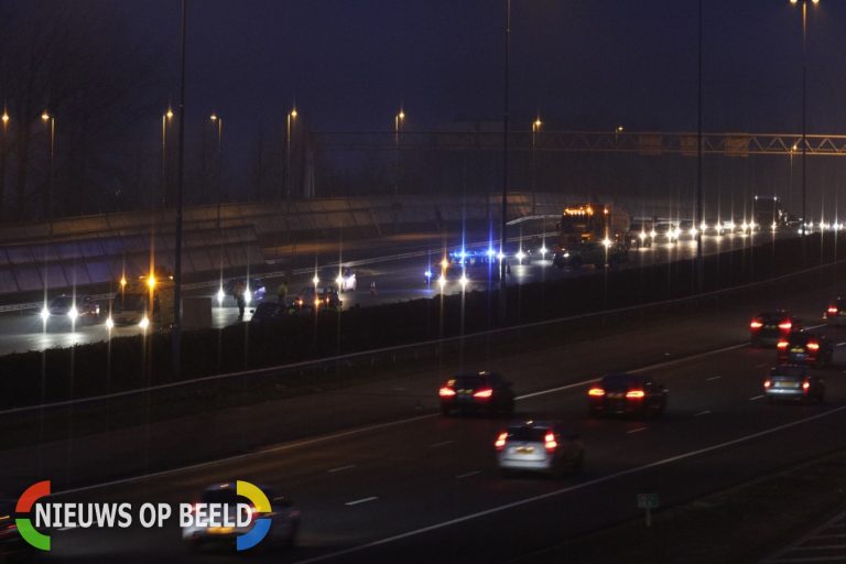 Ongeval op snelweg zorgt voor lange file Rijksweg A4 Leiderdorp
