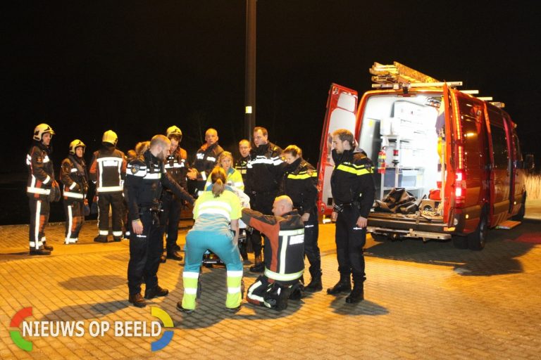 Brandweer redt man van ijs Laan van Berendrecht Leiderdorp