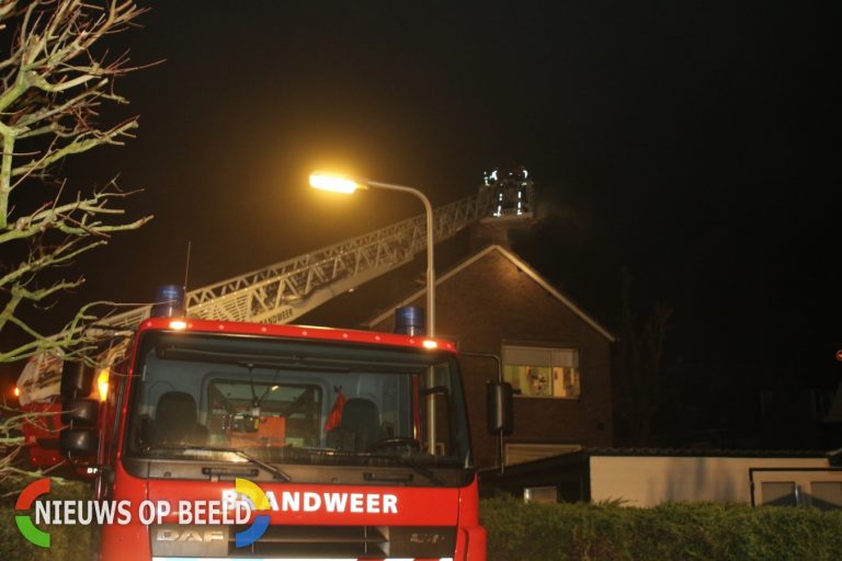 Brandweer rukt uit voor schoorsteenbrand Vrouw Venneweg Oud Ade