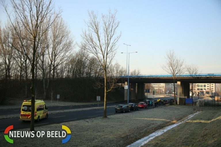 Gewonde na kopstaart aanrijding Zuidweg Zoetermeer