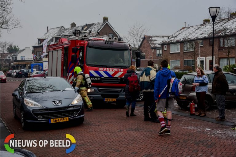 Boodschappentas in auto vliegt in brand Julianastraat Rhoon