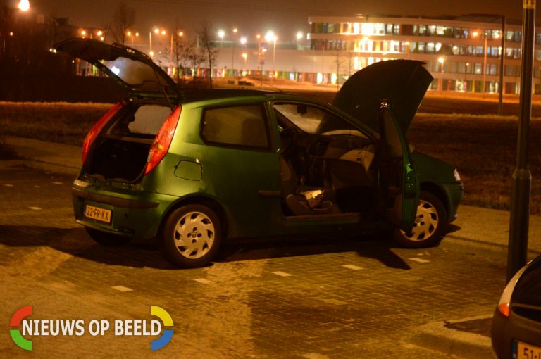 Brandweer rukt uit voor brand in personenauto Hoornsemeer Zoetermeer