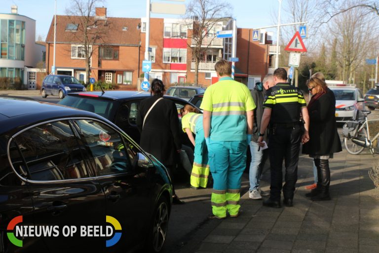 Flinke schade en lichtgewonden bij ongeval Herensingel Leiden