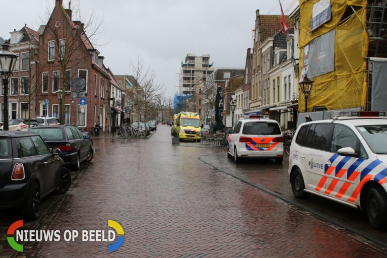 Hulpdiensten massaal gealarmeerd voor voertuig te water, blijkt incident in pand Kaiserstraat Leiden