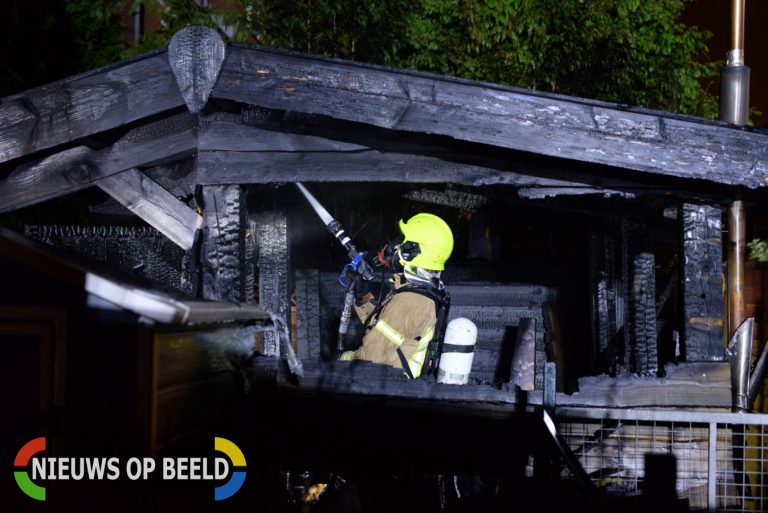 Tuinhuis brand volledig uit Mathilde Erf Capelle aan den IJssel