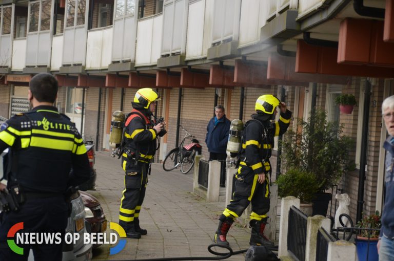Flinke rookontwikkeling bij brand in woning Athenestraat Zoetermeer