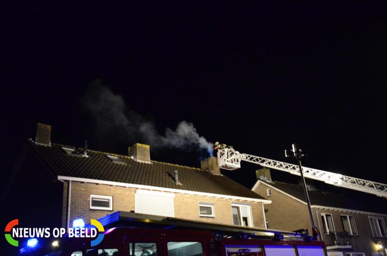 Veel rookontwikkeling bij schoorsteenbrand Schoolstraat Bergambacht