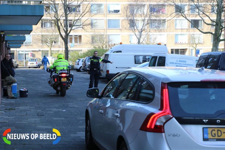 Politie houdt controle in samenwerking met belastingdienst Corantijnstraat Leiden