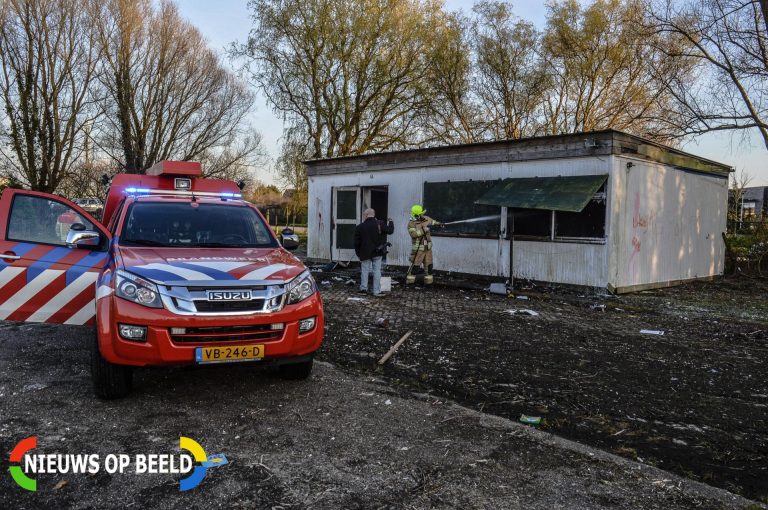 Brand in bijgebouw van voormalig verkeerscentrum Kickersbloem Van Leeuwenhoekweg Hellevoetsluis