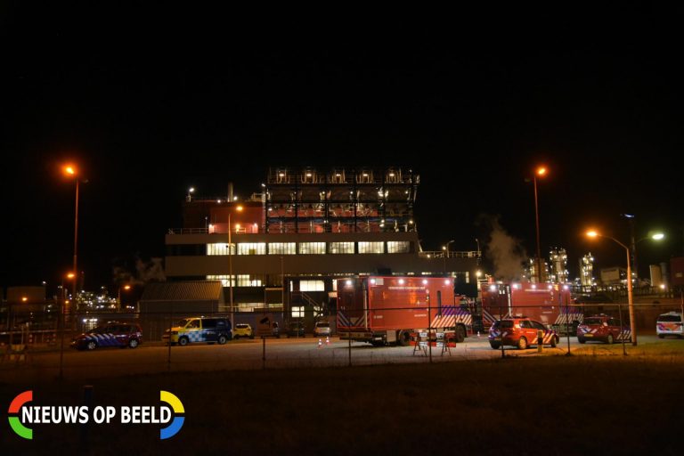 Hulpdiensten ingezet voor ongecontroleerde chemische reactie Merseyweg Botlek
