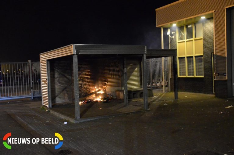 Brand in jeugdhonk Ambachtweg Moordrecht