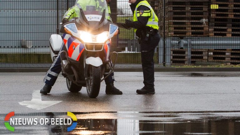 Ruim 70 bekeuringen na aanpak scooteroverlast Molenvliet Rotterdam
