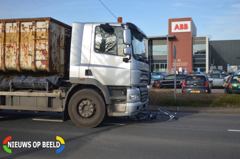 Fietser aangereden door vrachtwagen Albert Plesmanweg Rotterdam