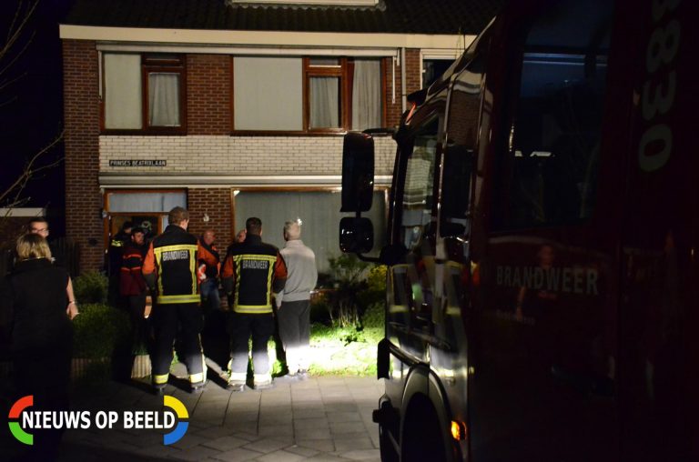 Huis onbewoonbaar door gesprongen waterleiding Prinses Beatrixlaan Waddinxveen
