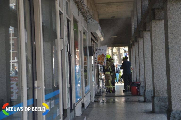 Veel rookontwikkeling bij brand Burgemeester Meineszplein Rotterdam